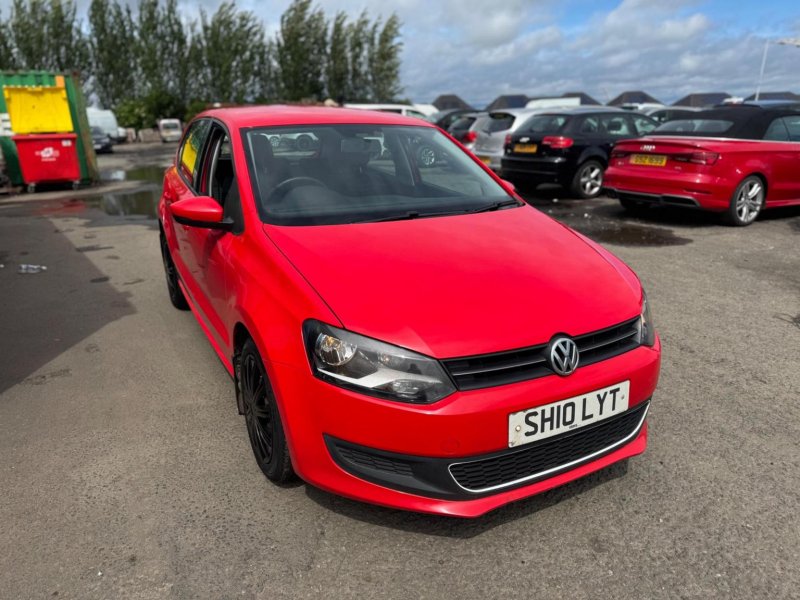 VOLKSWAGEN POLO