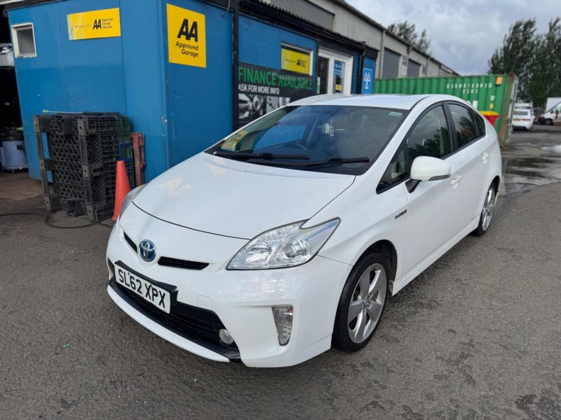 TOYOTA PRIUS